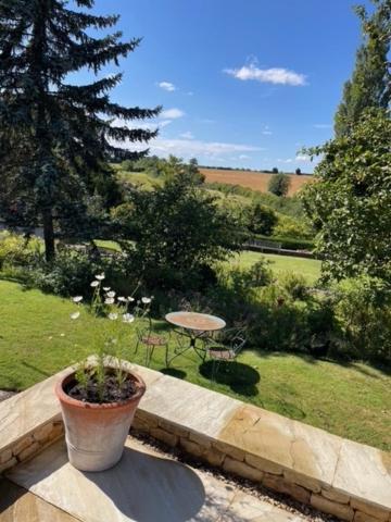 Masons Cottage, An Idyllic Retreat In An Area Of Outstanding Beauty, Close To Blenheim Palace, Oxford & The Cotswolds Stonesfield エクステリア 写真